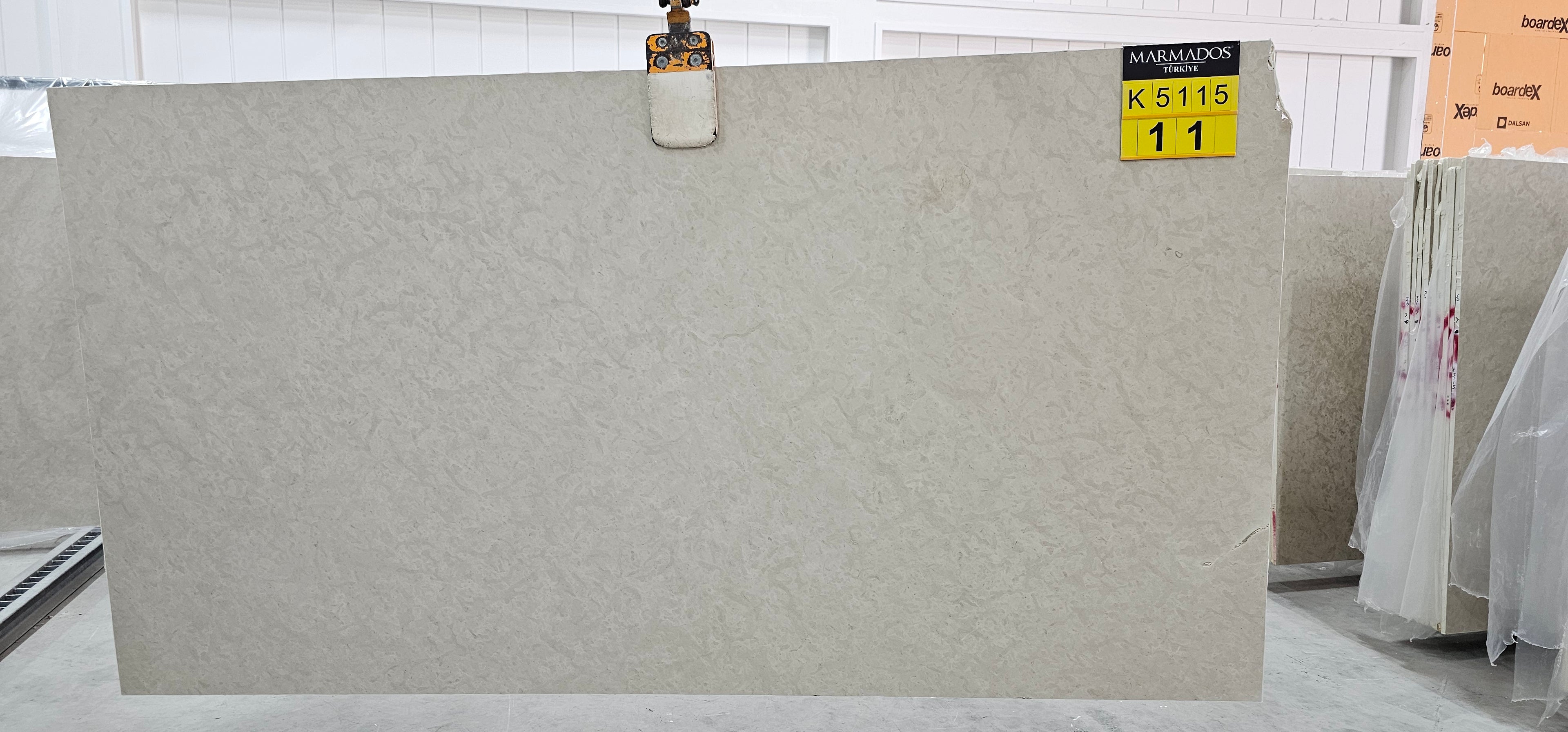 Bej marble slab