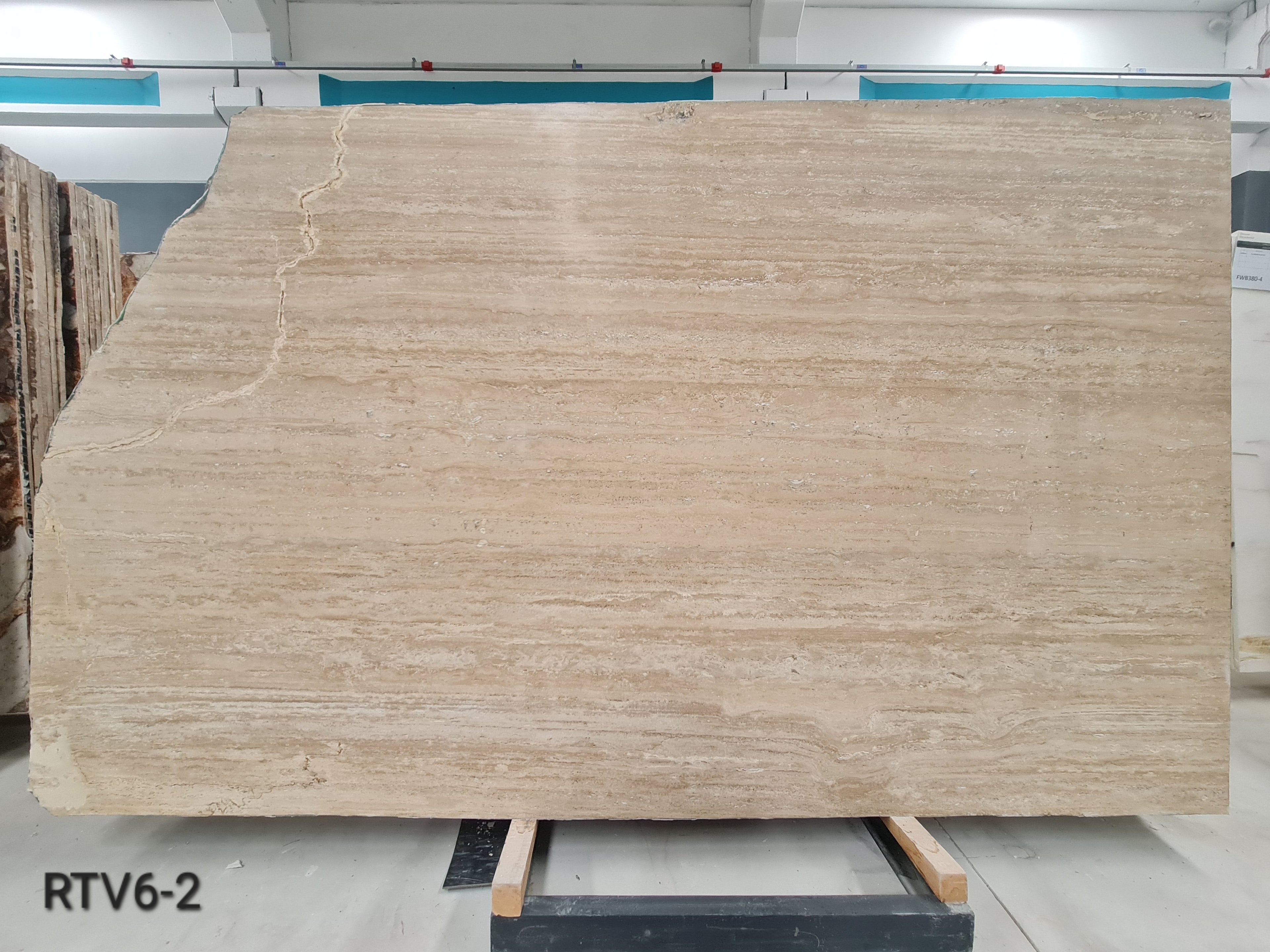 Riva Travertine Veincut