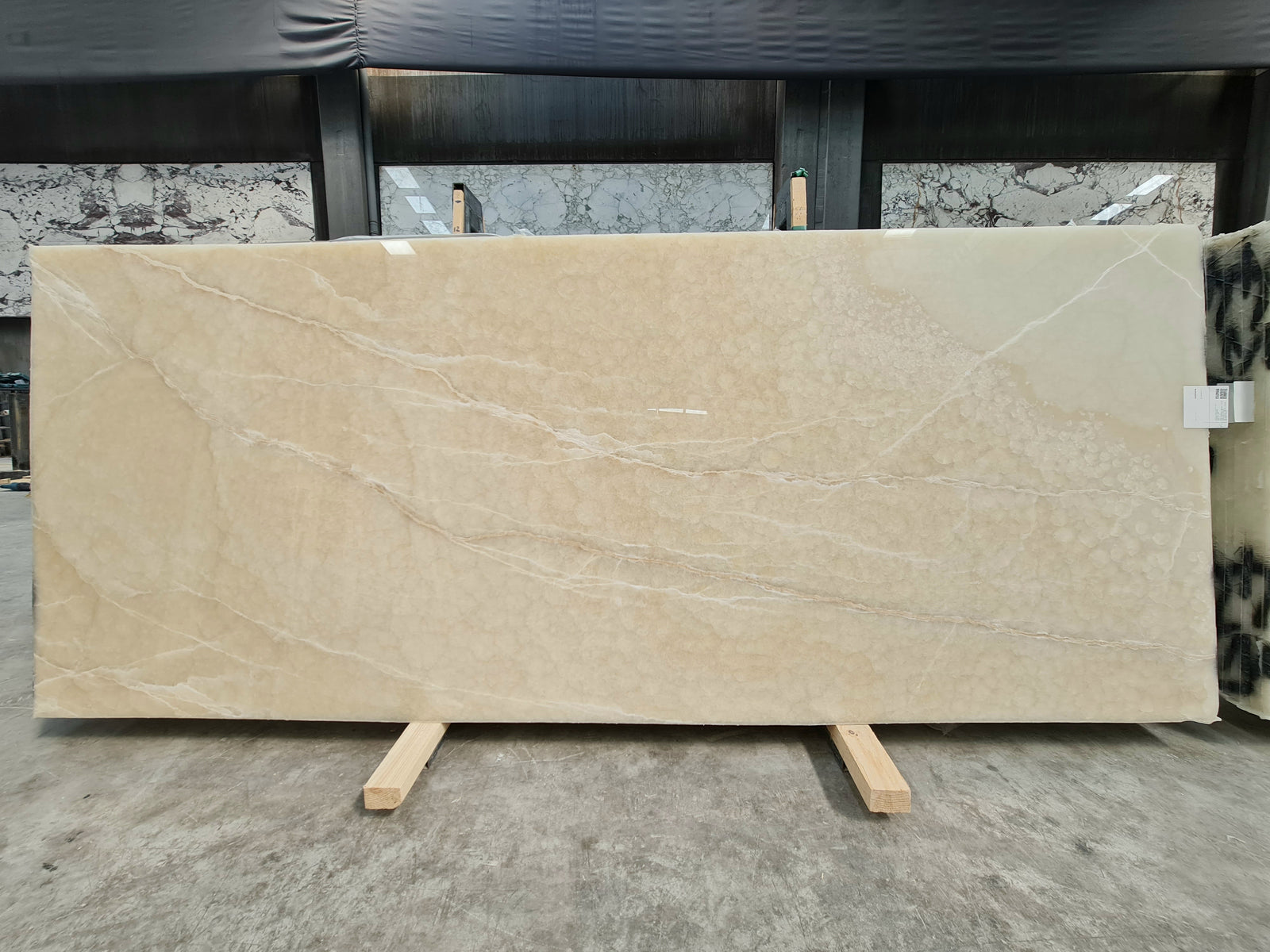 Honey Onyx onyx slab