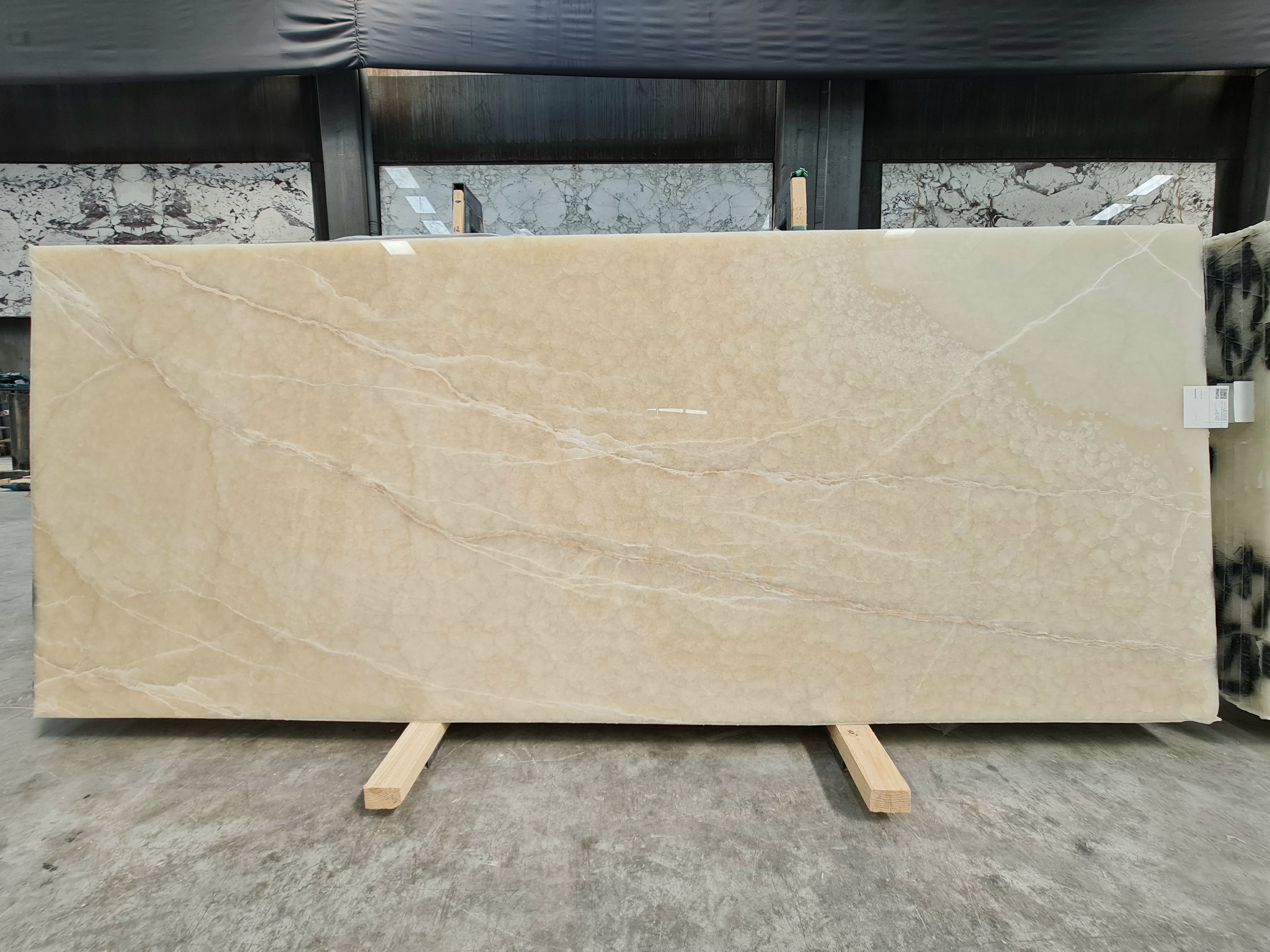 Honey Onyx onyx slab