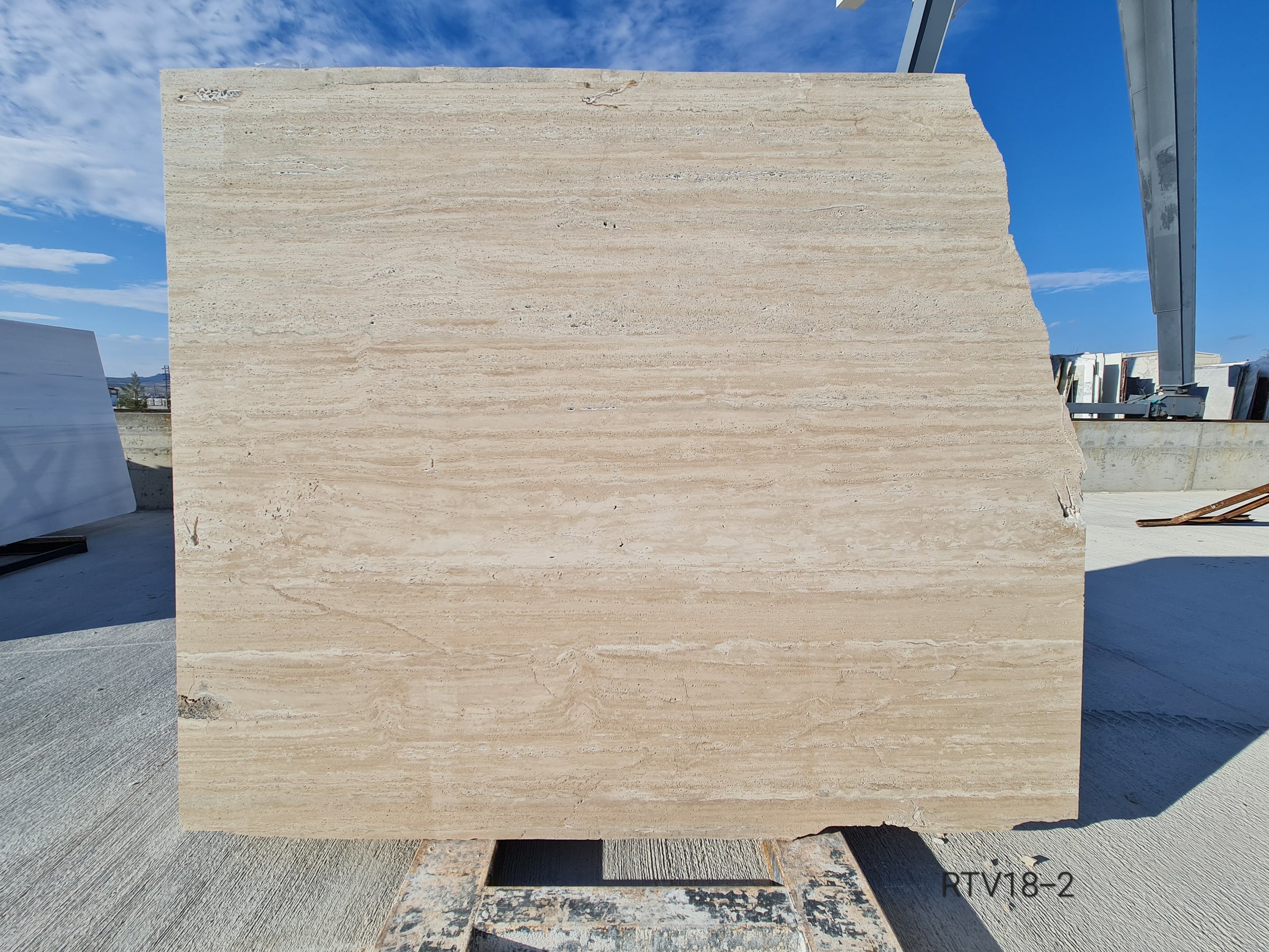 Riva Travertine Veincut