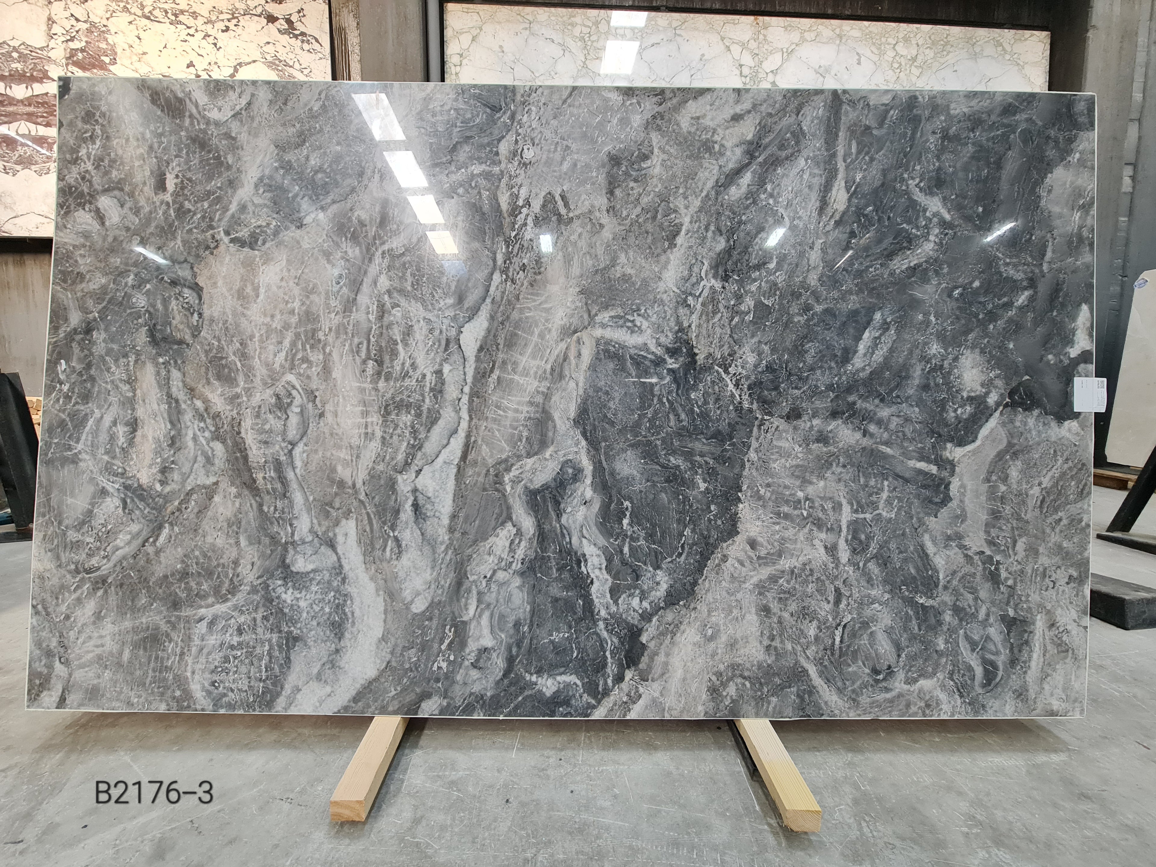 Cascata Grey marble slab