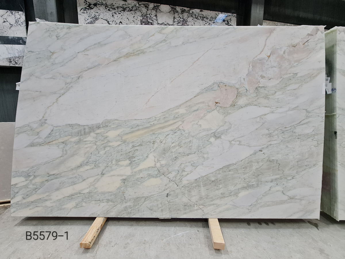 Arabescato Oyster marble slab