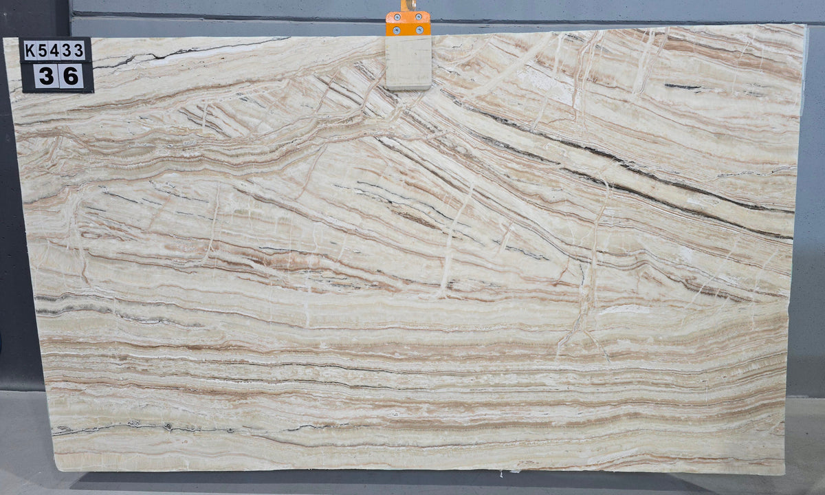 Karmania Traonyx Light marble slab