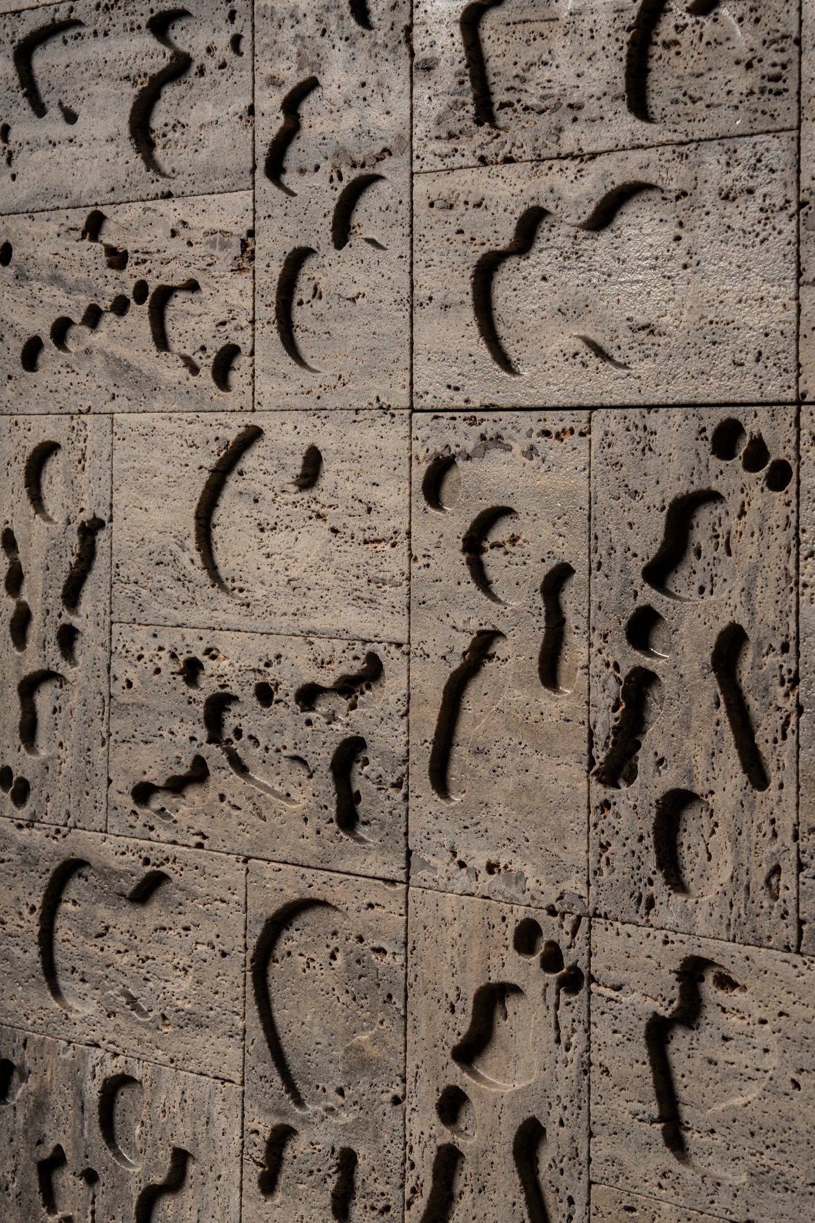 Cratix Grey Travertine – Emperor Marble designer tile