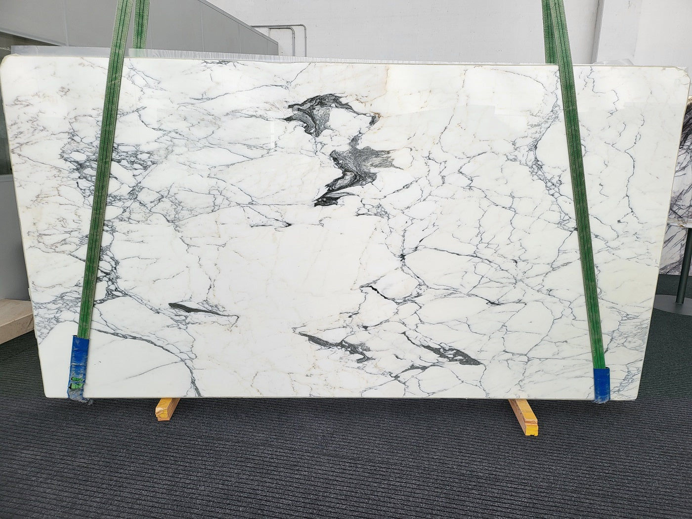 Calacatta Corchia - Emperor Marble