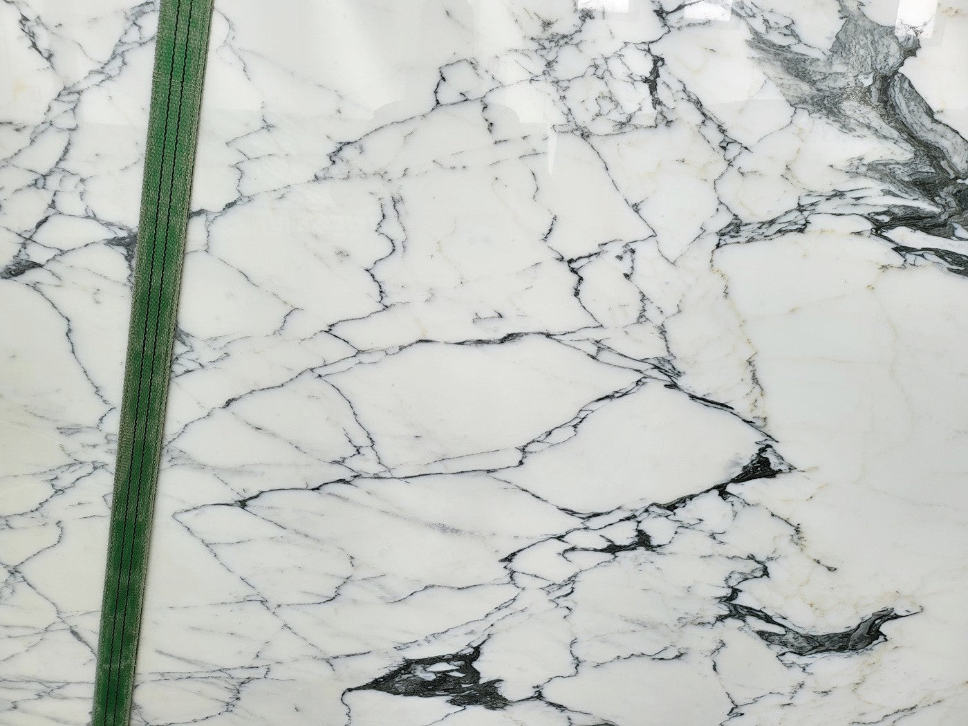 Calacatta Corchia - Emperor Marble