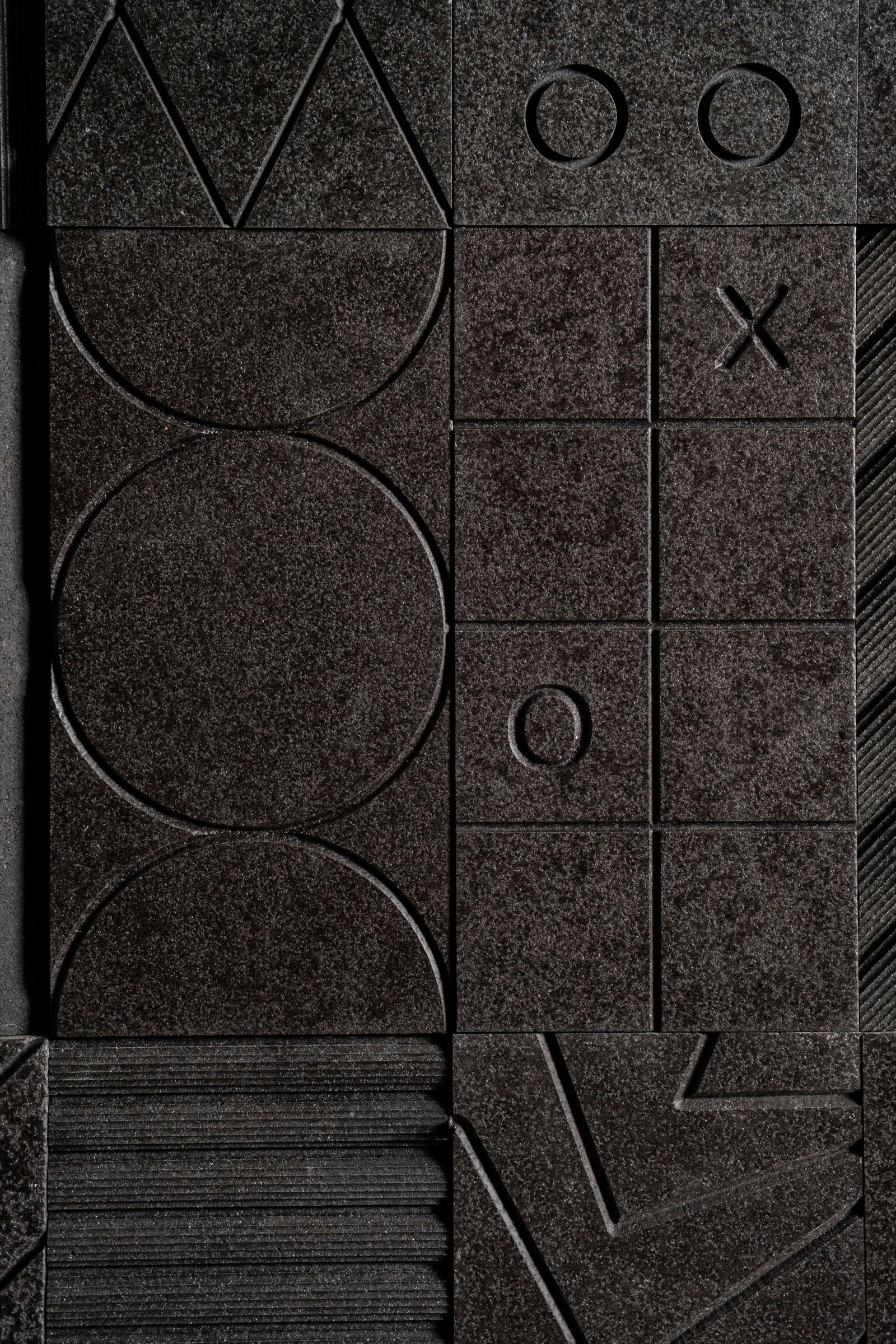 Mangle — Basalt (Black)