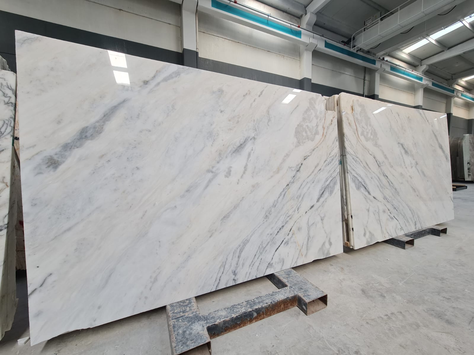 London White Polished Marble Slabs - Emperor Marble